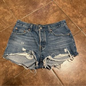 Levi’s 501 cutoff shorts